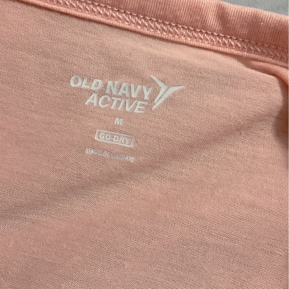 Old Navy (go dry) | cropped workout tee - Picture 2 of 2